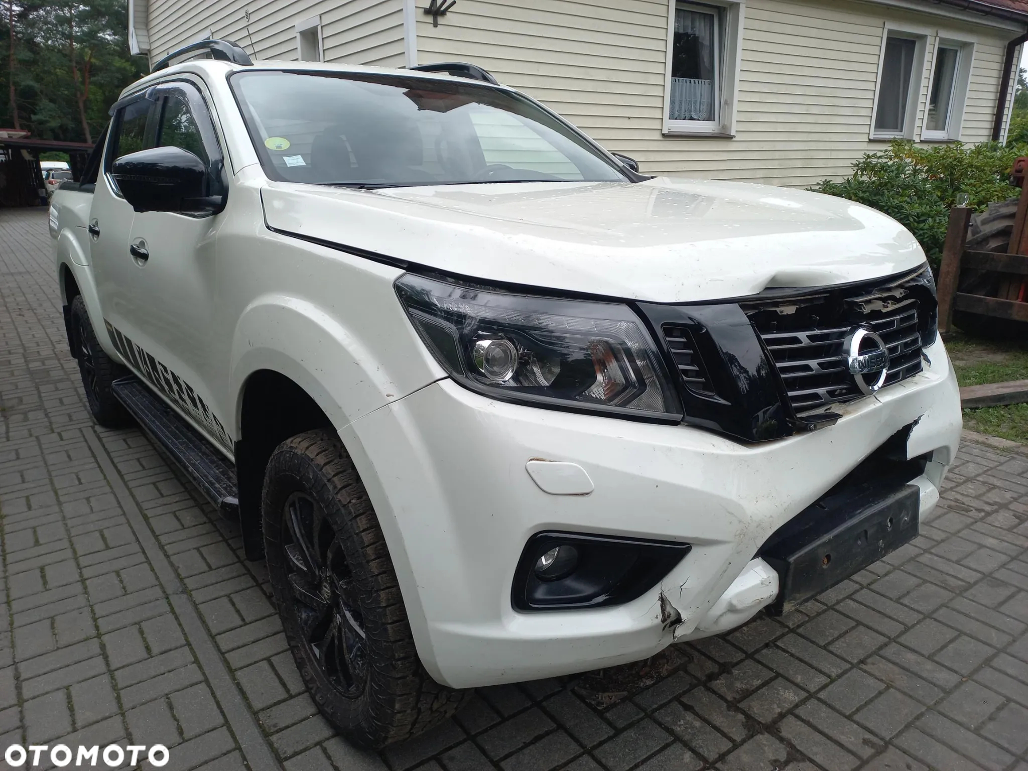 Nissan Navara DC 4x4 Autm Tekna - 2
