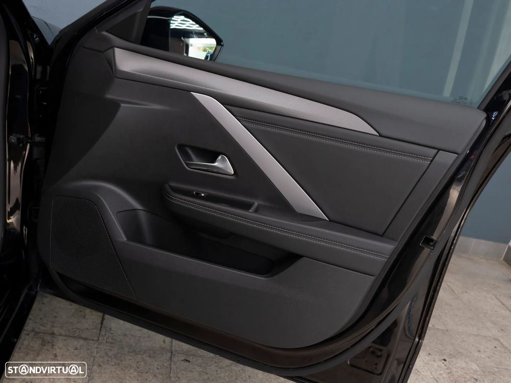 Opel Astra Sports Tourer 1.2 T GS - 13