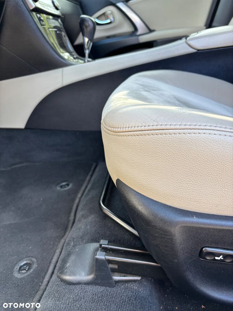 Toyota Avensis 1.8 Premium MS - 14