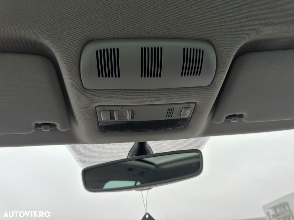 Skoda RAPID Spaceback 1.4 TDI Cool Edition R&G - 32