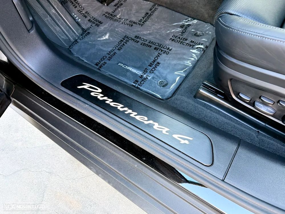 Porsche Panamera 4 E-Hybrid - 24