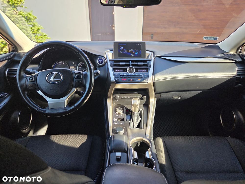 Lexus NX 300h Elite AWD - 17