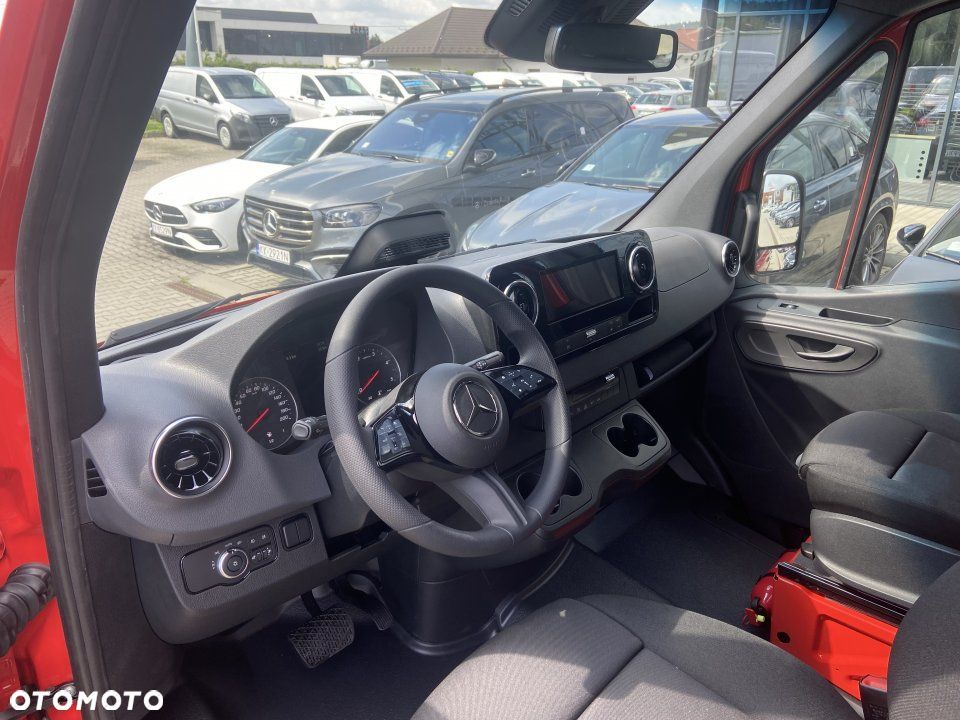 Mercedes-Benz Sprinter - 5
