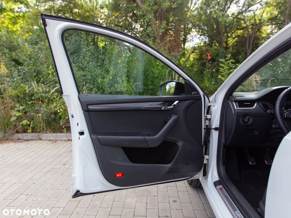 Skoda Octavia 2.0 TDI (Green tec) RS - 13