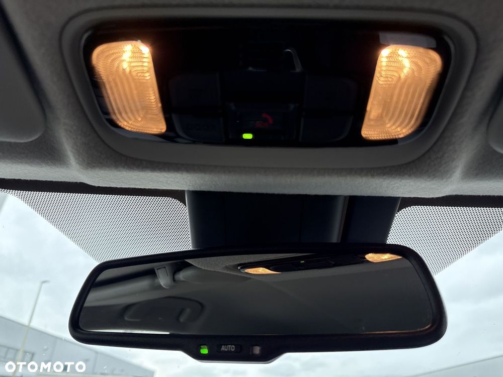 Toyota Yaris Hybrid 1.5 Comfort - 22