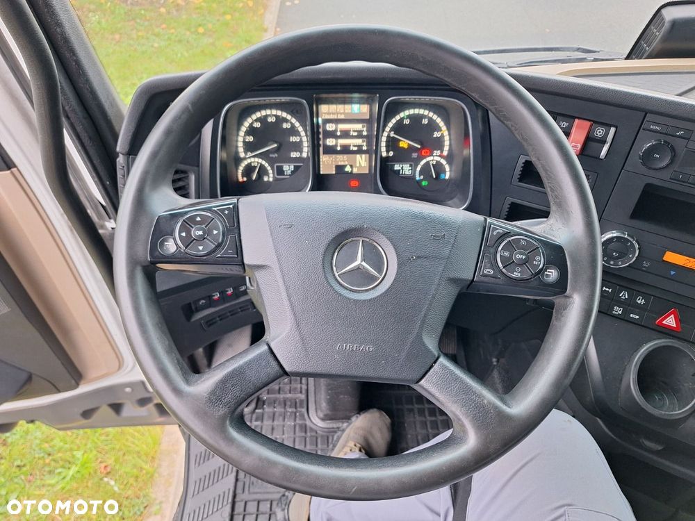 Versalift Actros  1843 - 13