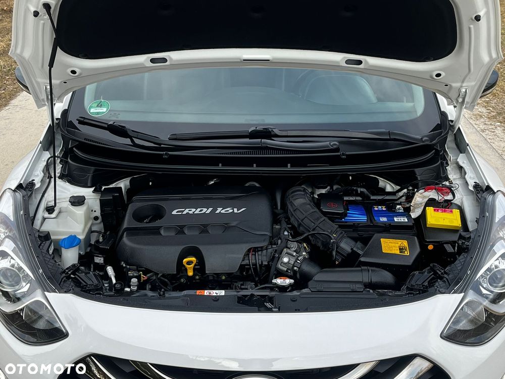 Hyundai i30 1.6 CRDi Fifa World Cup Edition - 38