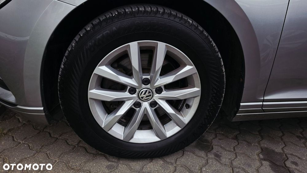 Volkswagen Passat 2.0 TDI SCR DSG Comfortline - 32