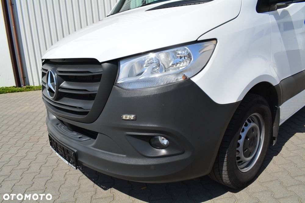 Mercedes-Benz Sprinter 907 319 CDI - 13
