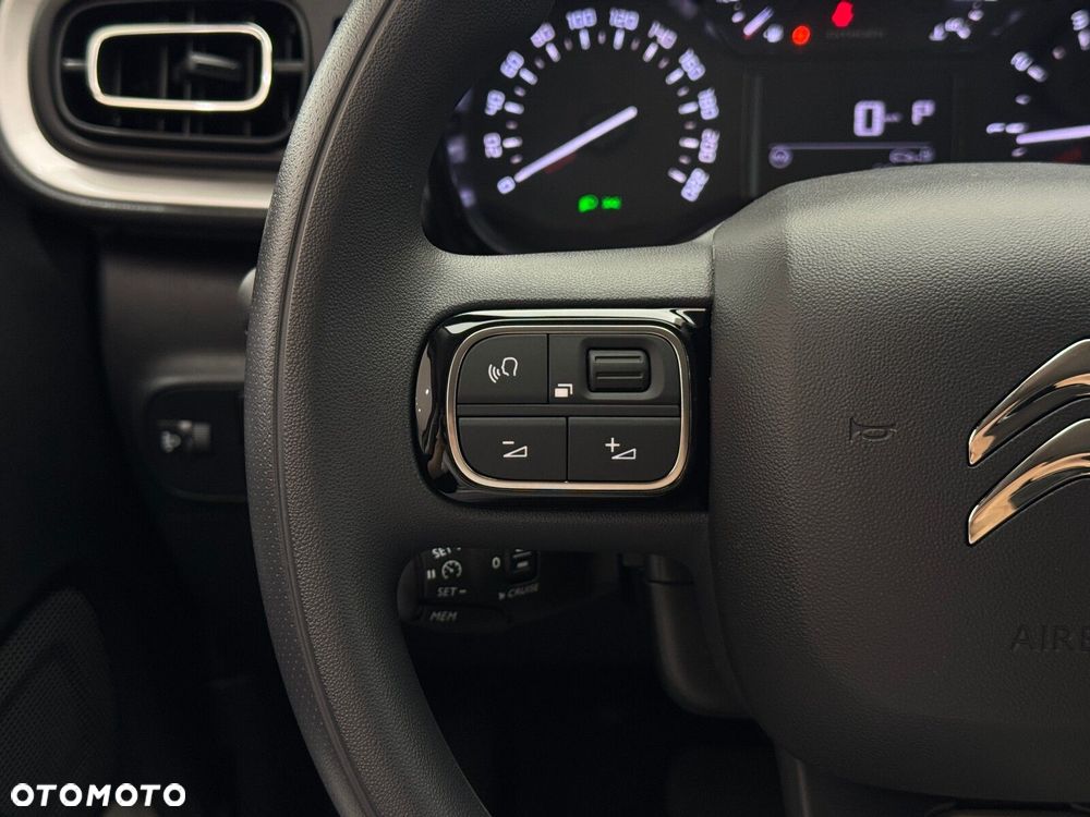 Citroën C3 1.2 PureTech Shine EAT6 - 24