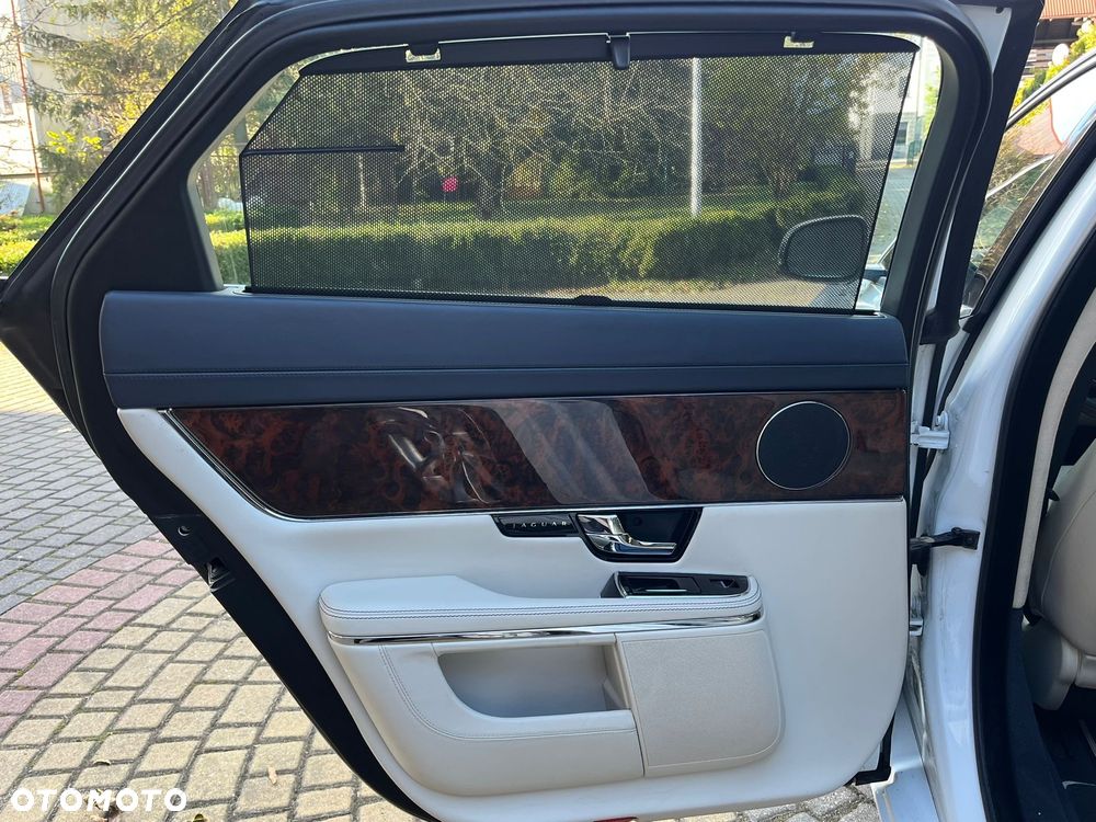 Jaguar XJ 5.0 V8 Premium Luxury - 24