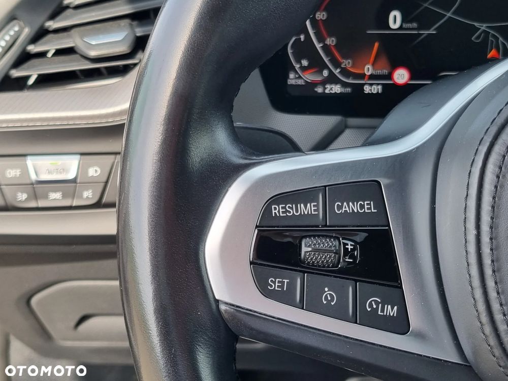 BMW Seria 2 220d xDrive - 28
