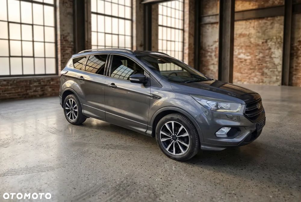 Ford Kuga 1.5 EcoBoost 2x4 ST-Line - 9