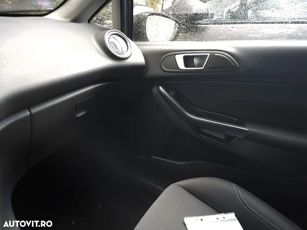 Ford Fiesta - 15