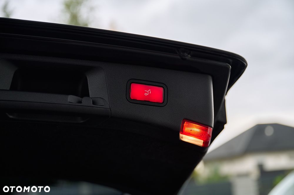 Mercedes-Benz Klasa E - 19