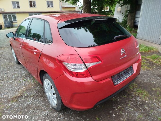 Citroën C4 VTi 120 90 Jahre - 3