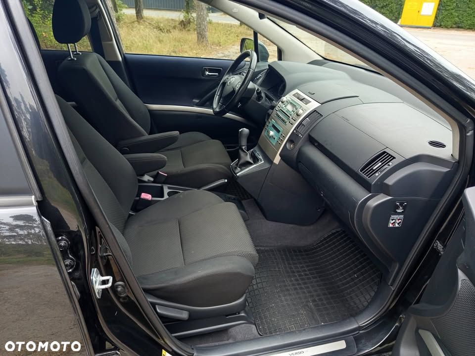 Toyota Corolla Verso - 6