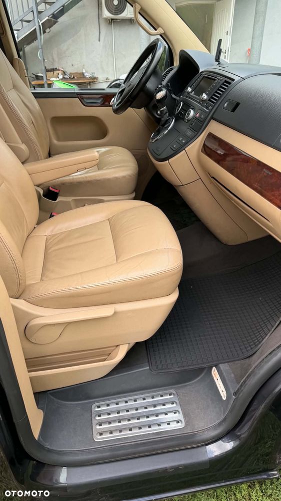 Volkswagen Multivan - 13