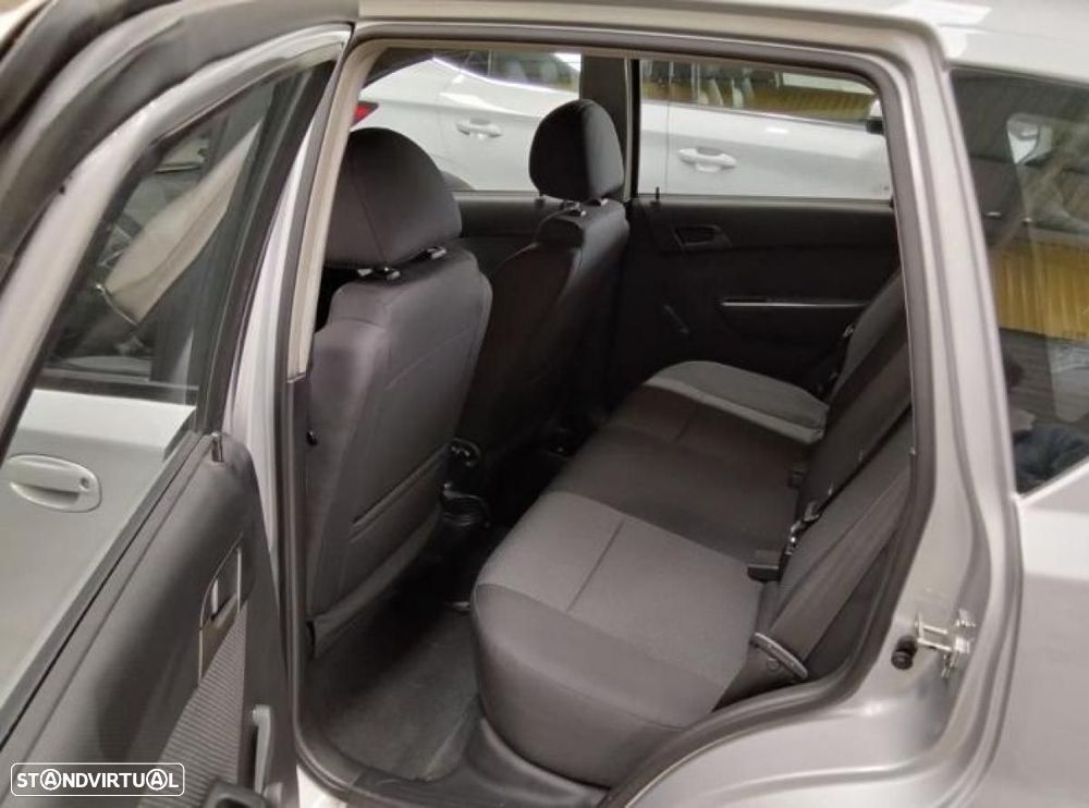 Chevrolet Aveo - 4