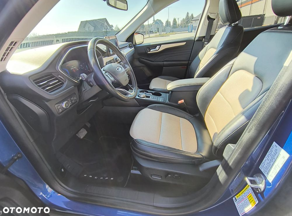 Ford Kuga - 12