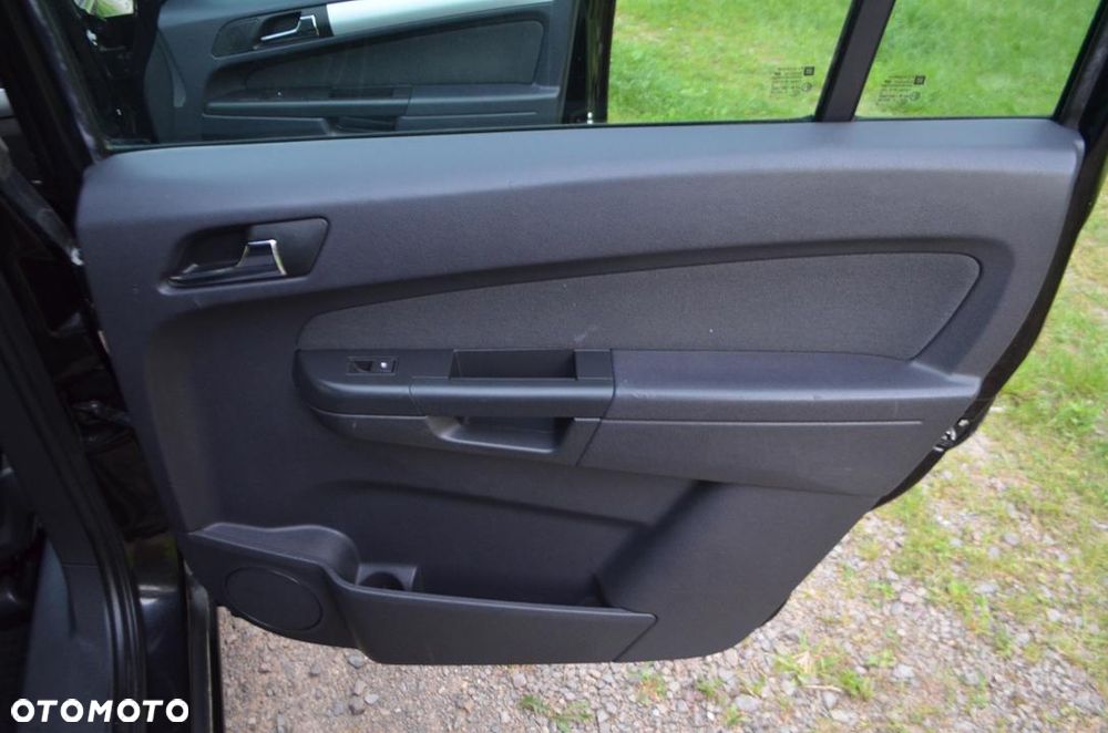 Opel Zafira 1.6 - 21