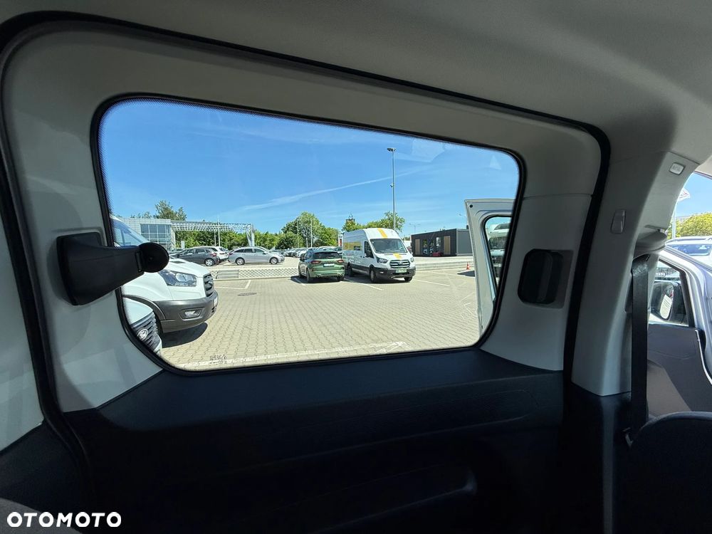Ford Tourneo Connect Grand - 34