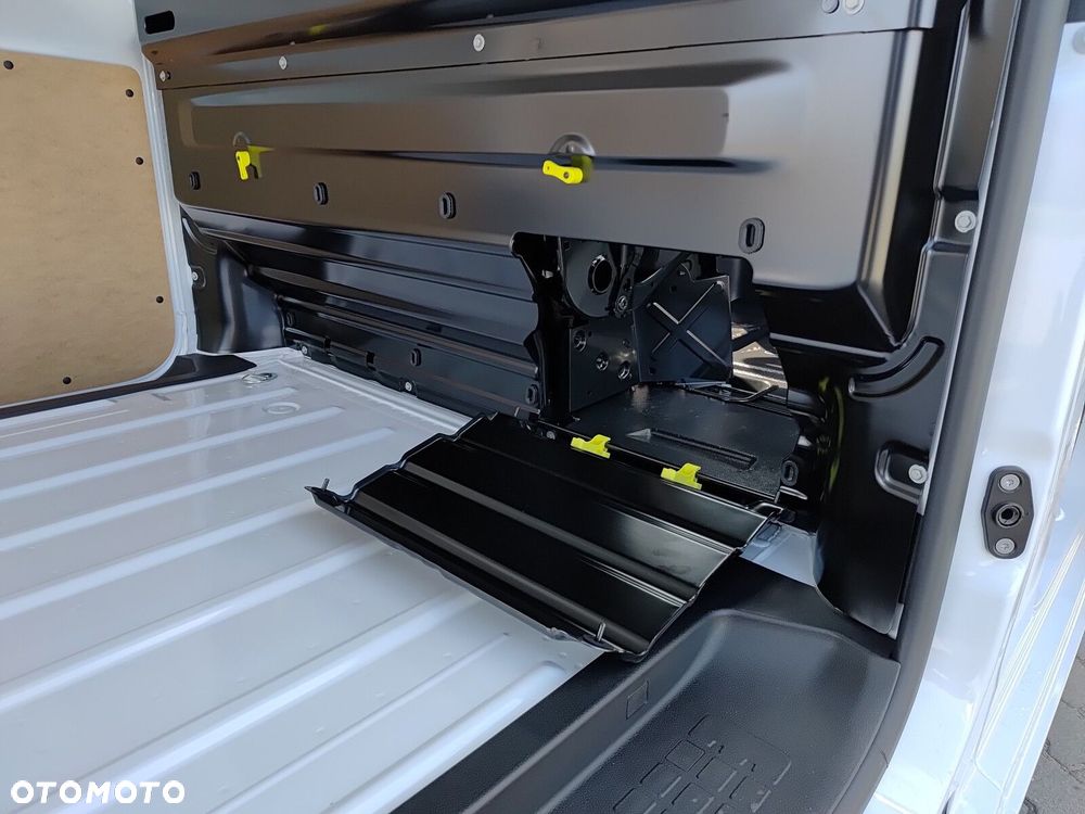 Opel Vivaro Vivaro Furgon XL Diesel 2.2 150 KM Manual - 24