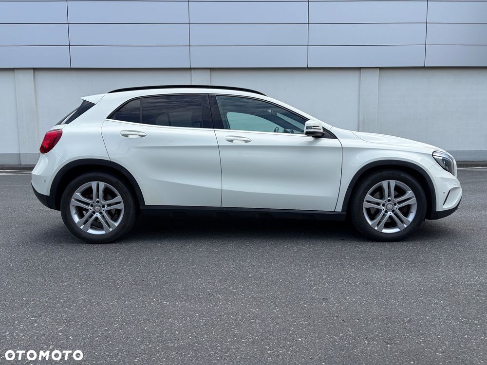 Mercedes-Benz GLA 250 4-Matic - 4
