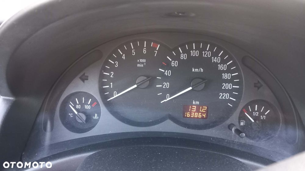 Opel Corsa 1.2 16V Comfort - 4