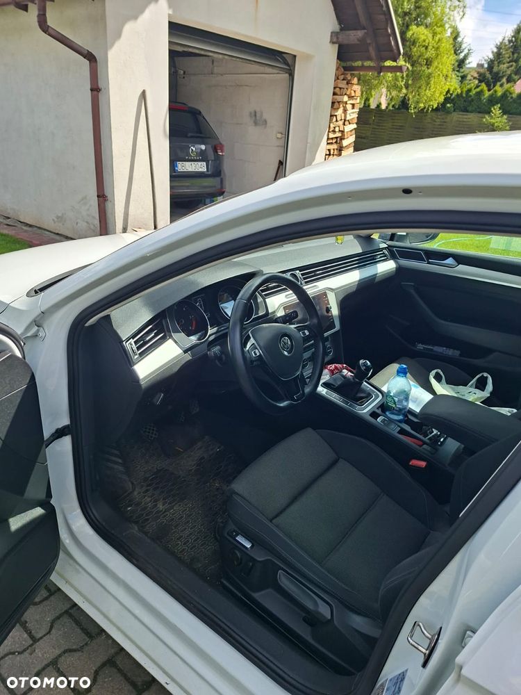 Volkswagen Passat 2.0 TDI SCR Comfortline - 4