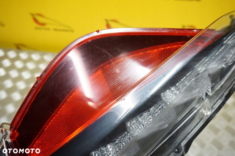 TOYOTA PRIUS PRIME 2017 - 2022 LAMPA TYŁ PRAWA w ZDERZAK TYLNA LED USA - 5
