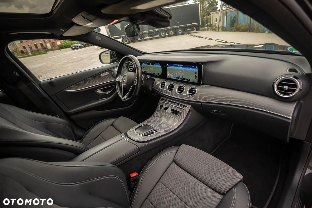 Mercedes-Benz Klasa E 300 AMG/Avantgarde - 26