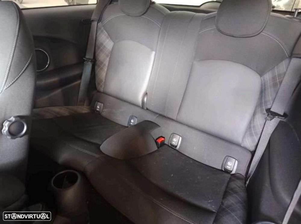 MINI 3 Portas Cooper D - 4