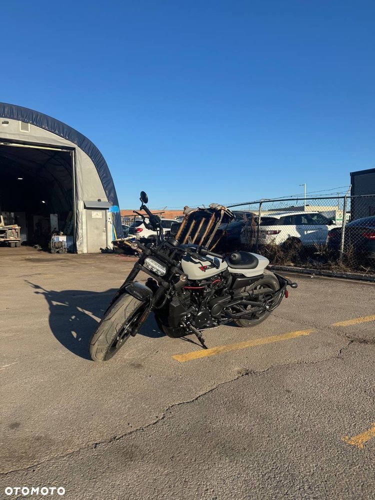 Harley-Davidson Sportster - 1