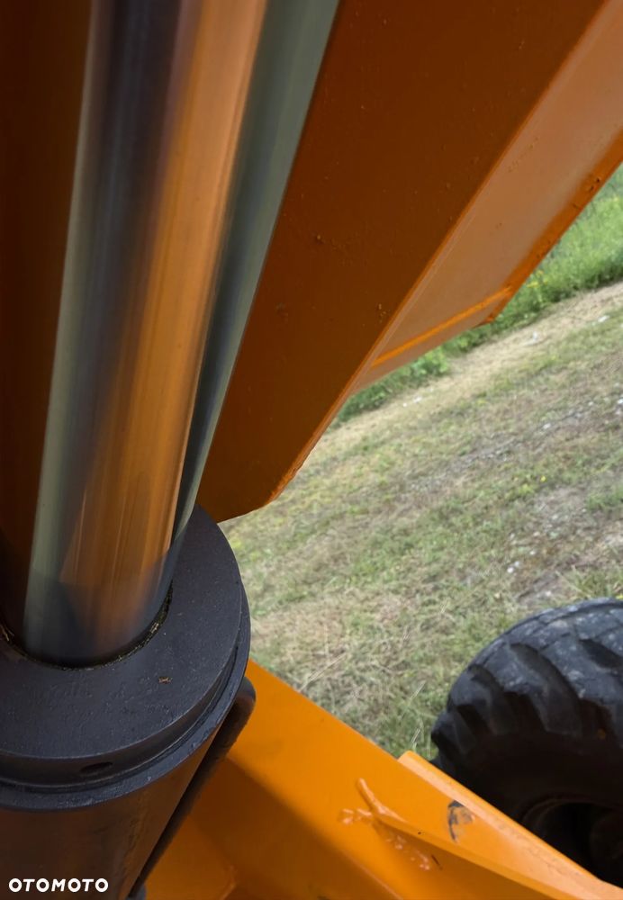 Thwaites MACH Wozidło Budowlane-Rolnicze. Wózek z Obrotową Kolebą. 3 tony ładowność. 4x4. Silnik YANMAR 4 cylindry 50 km. Jazda 3 prędkości. Maszyna w ładnym stanie z Norweskiego Gospodarstwa! Ani deka luzów i wycieków! Pełny Oryginał. Hamulce brzytwa. Serwisy w DEKRA. Maszyna Woziła lekkie ładunki. Wielka Okazja. Wszystko w pełnym Oryginale. Opony Oryginał. Oświetlenie Fabryczne!  Mocny Silnik 4 cylindry. OKAZJA TANIO - 7