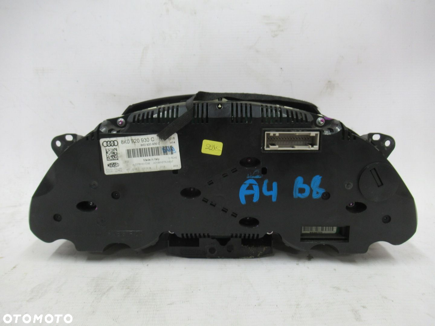 LICZNIK AUDI A4 B8 2.0 TDI 8K0920930C - 2