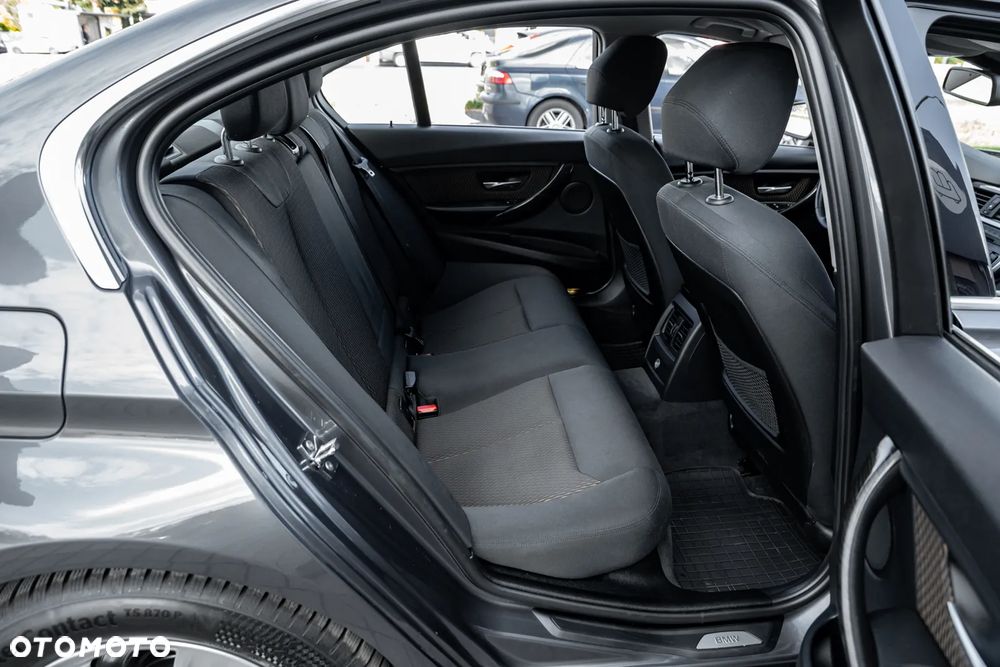 BMW Seria 3 320d Efficient Dynamic Edition - 22