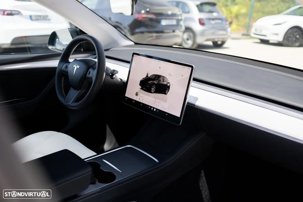 Tesla Model Y Standard - 11