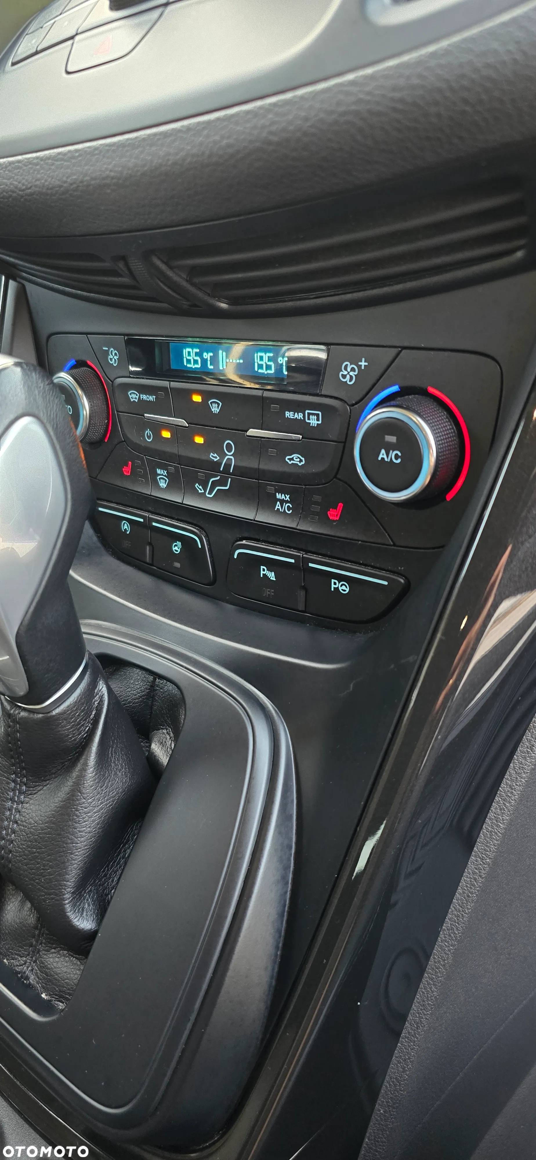Ford Kuga - 25