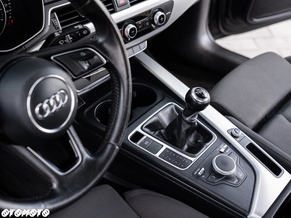 Audi A4 Avant 2.0 TDI DPF S line Sportpaket - 32