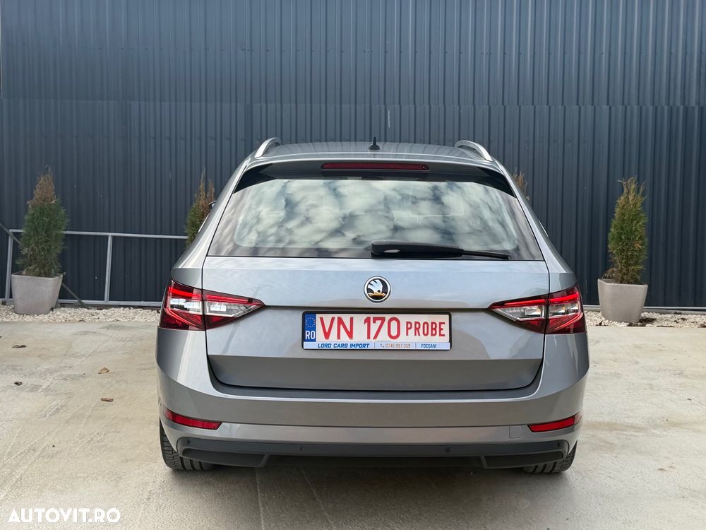 Skoda Superb 2.0 TDI DSG Style - 10
