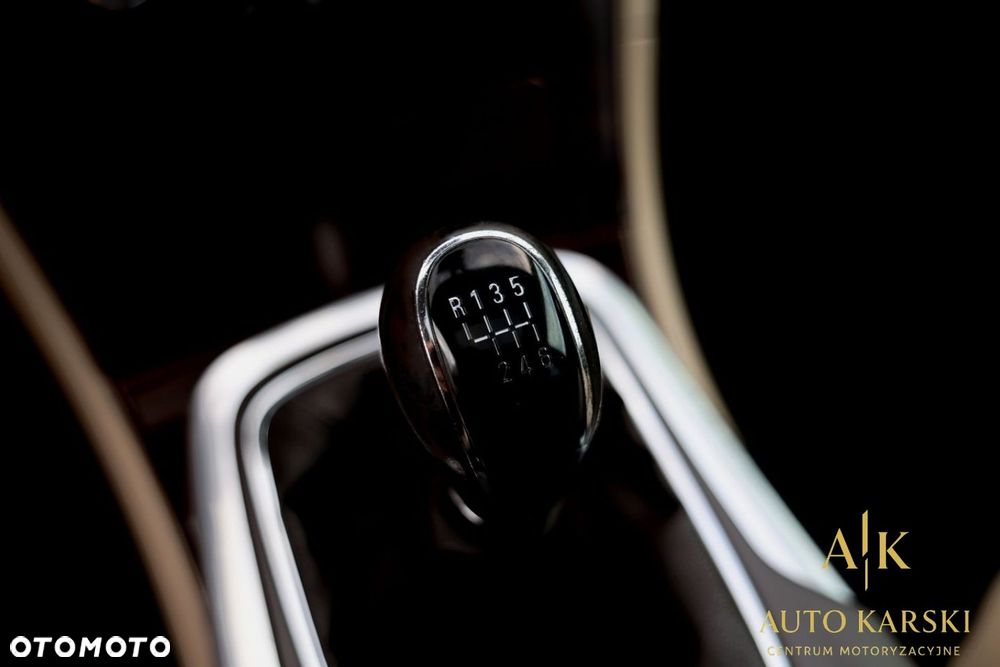 Opel Insignia - 25