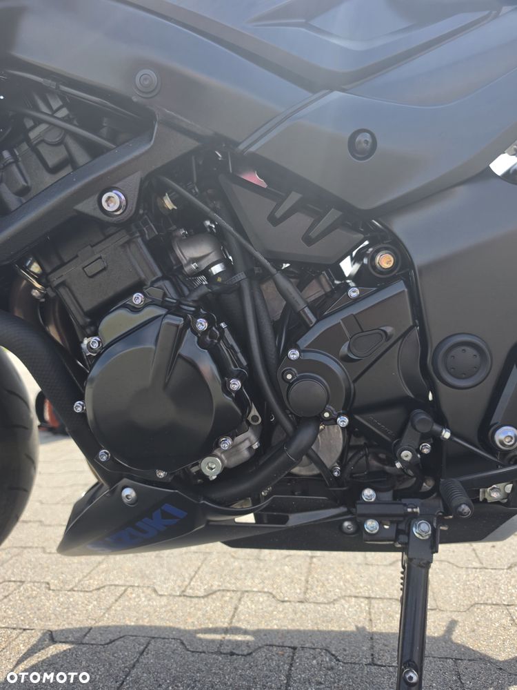 Suzuki GSX - 10