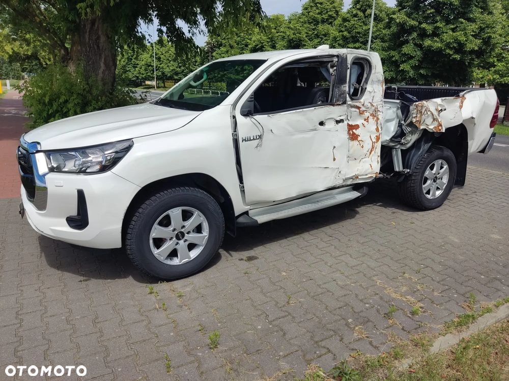 Toyota Hilux - 3