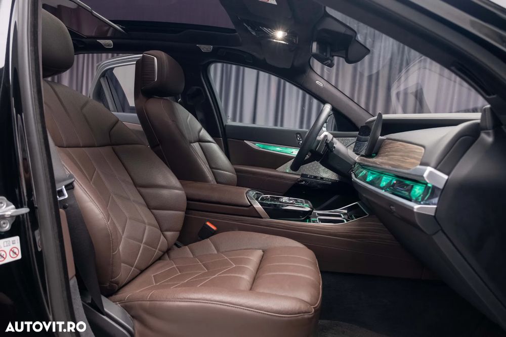 BMW Seria 7 750e xDrive AT PHEV - 29