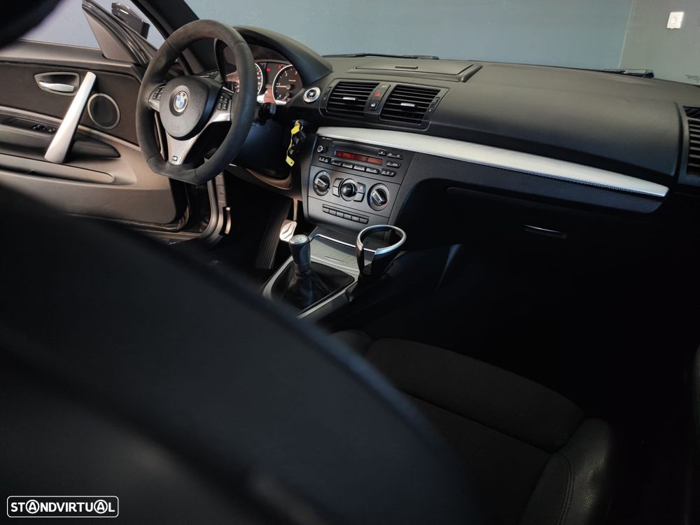 BMW 118 d Limited Edition Lifestyle c/ M Sport Pack - 33