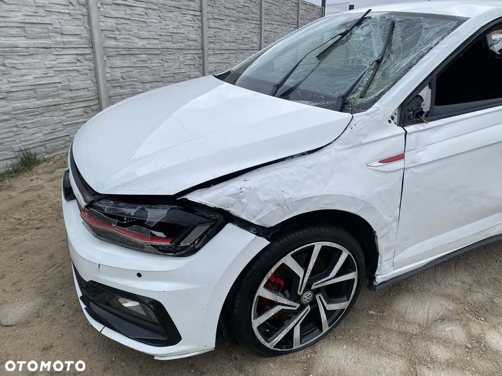 Volkswagen Polo 2.0 TSI DSG GTI - 32