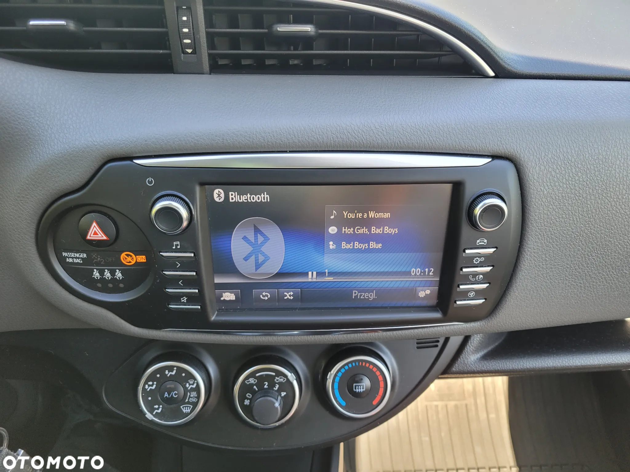 Toyota Yaris 1.5 Premium - 3