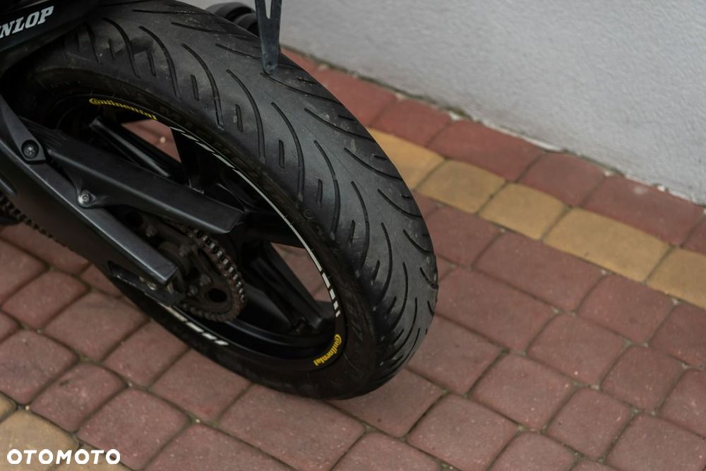 Yamaha YZF - 8