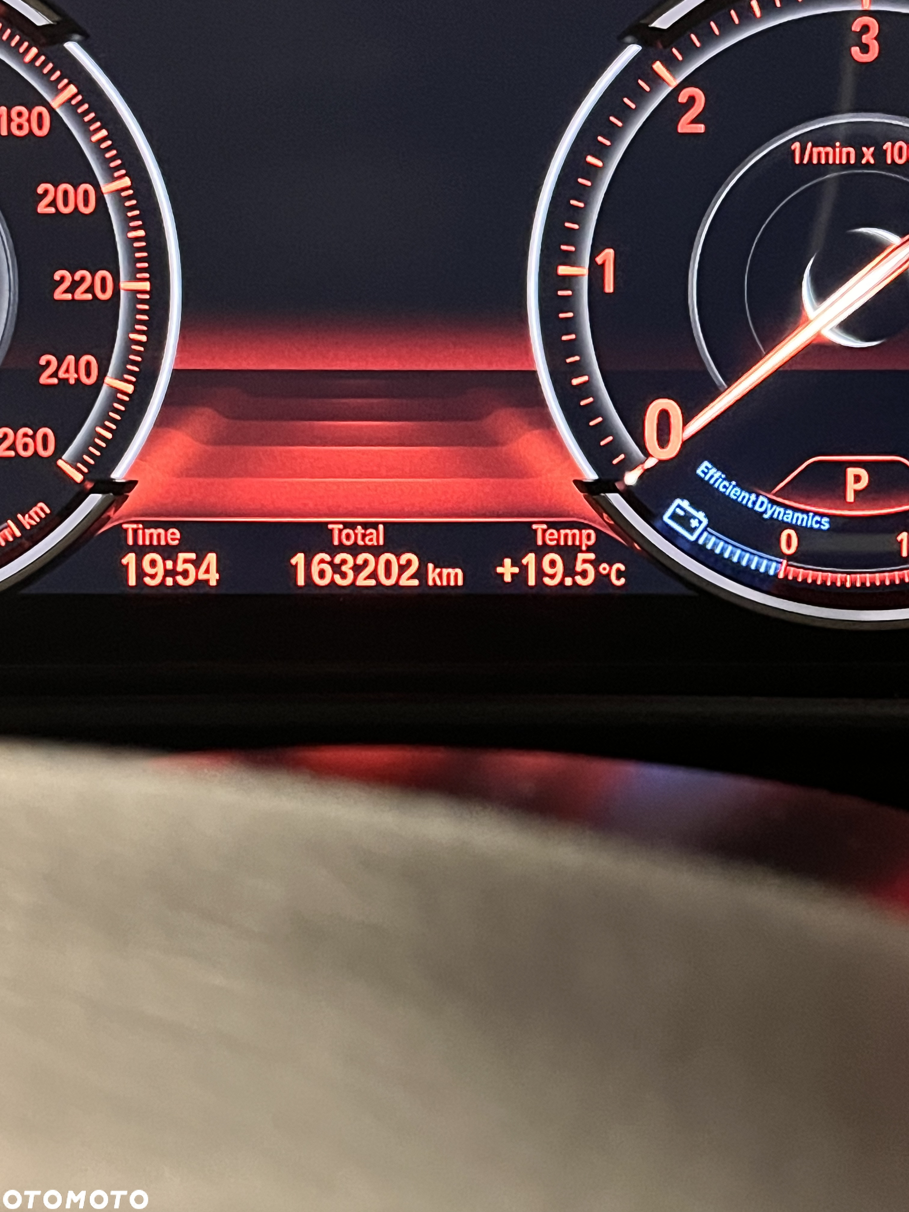 BMW Seria 5 520d xDrive - 18